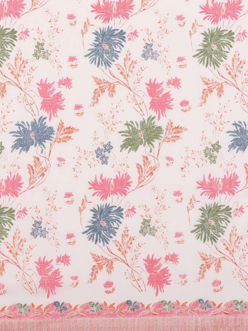 Pekalongan Bunga Krisan Printed Cotton Fabrics Pekalongan Bunga Krisan Printed Cotton Fabrics